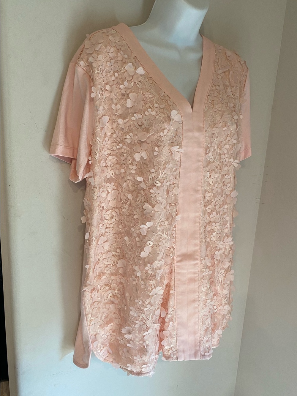 BADGLEY MISCHKA Pearl Blush Pink 3D Floral Lace V Neck Top Tee Blouse XL NWT